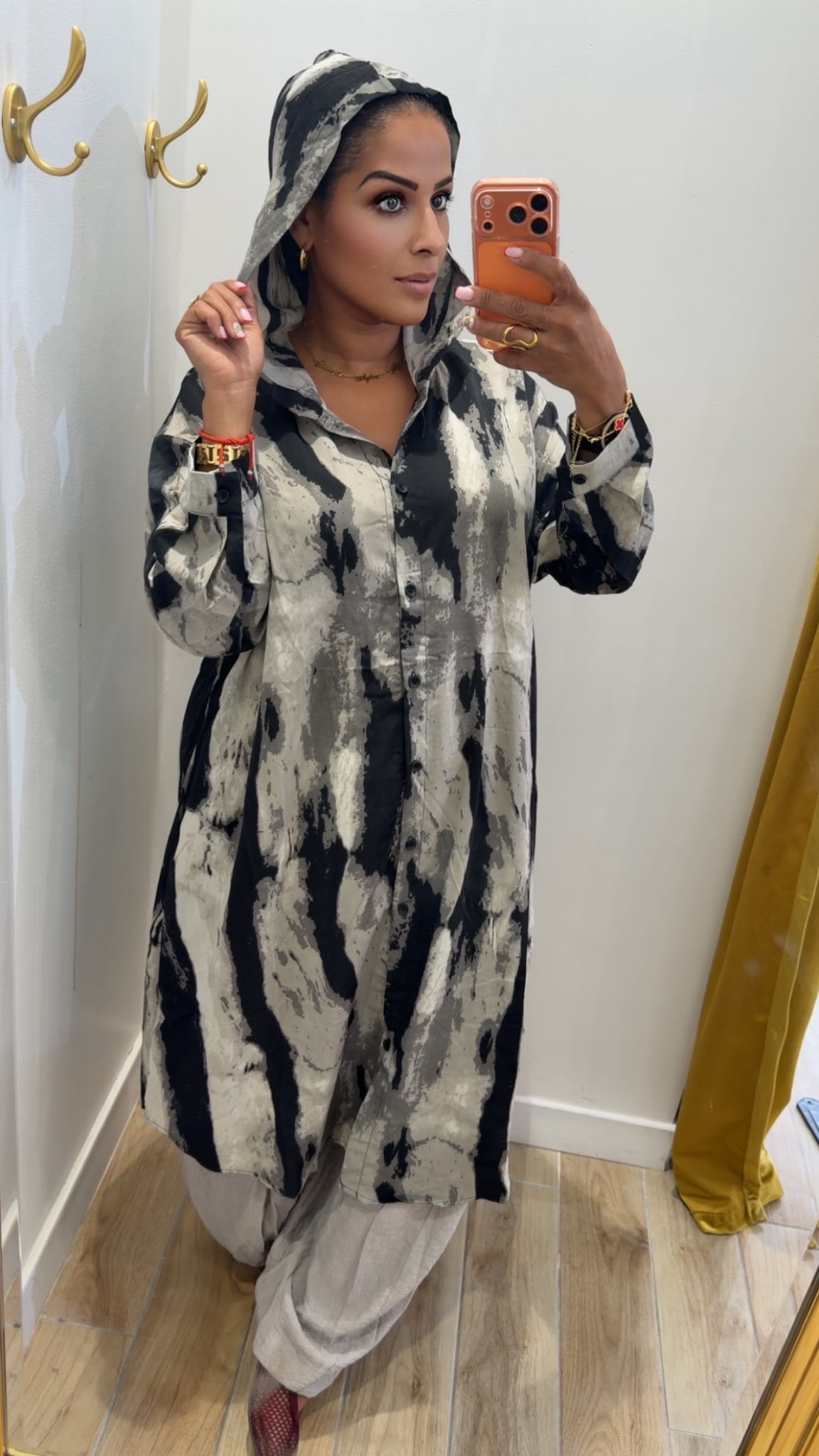 Robe EZRA