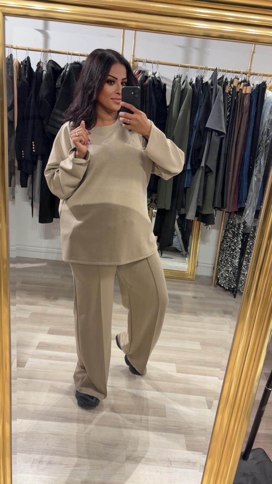 ENSEMBLE HILONA